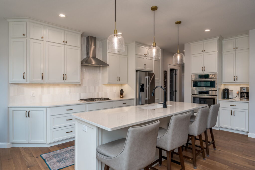 19-web-or-mls-1005-applewood-ct