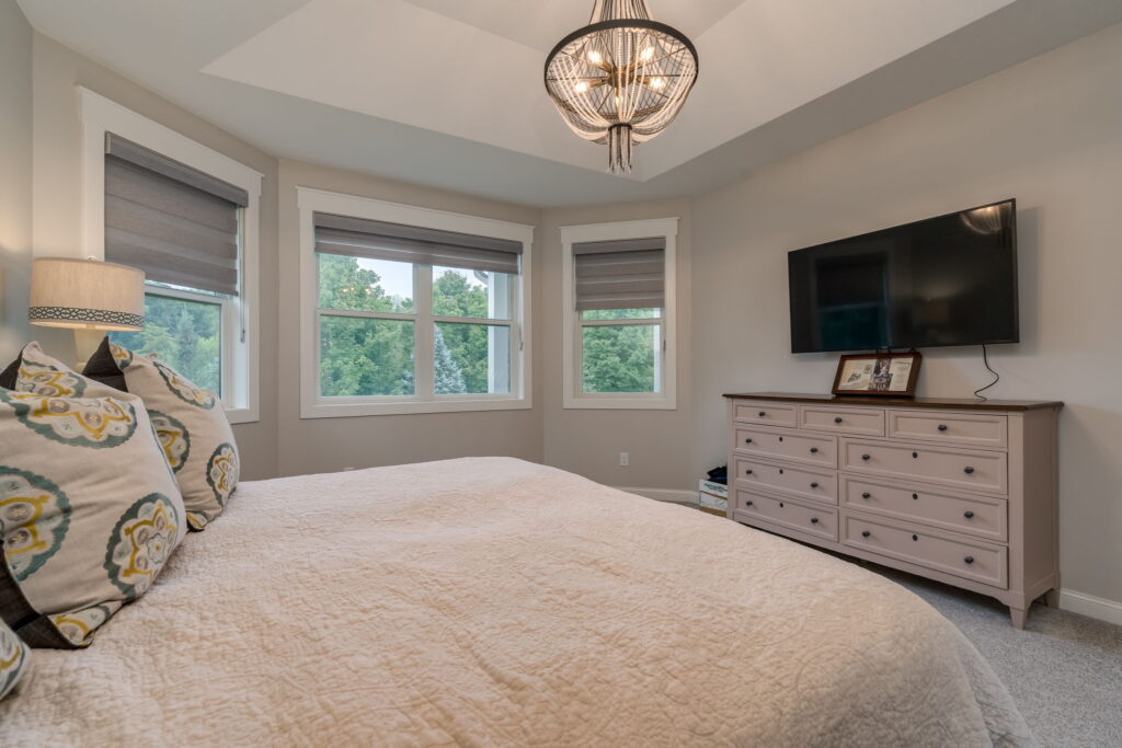 29-web-or-mls-1005-applewood-ct