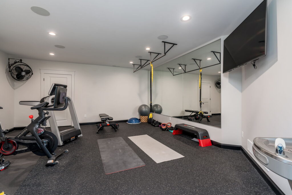 47-web-or-mls-1005-applewood-ct