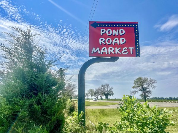 Pond Road Market signage
